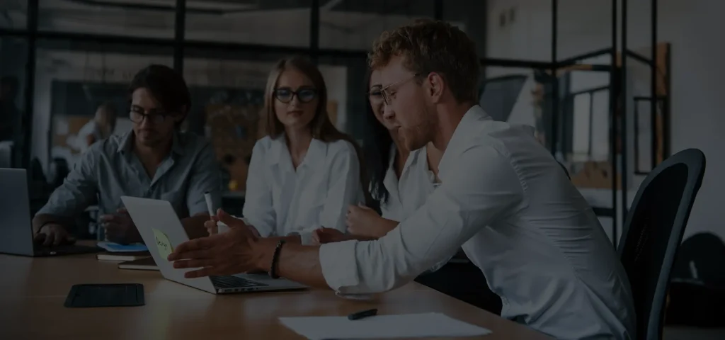 BIENVENUE DANS L'UNIVERS DU BUSINESS